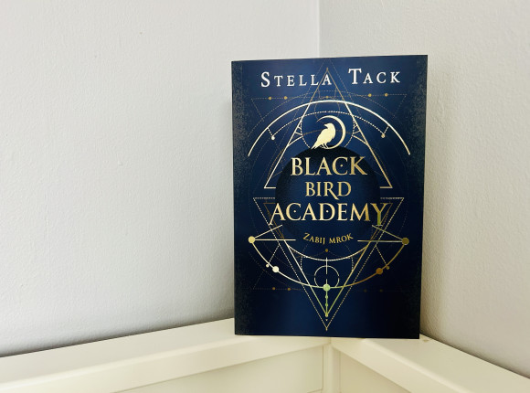 „Zabij mrok. Black Bird Academy” [RECENZJA]