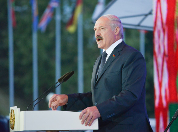 A. Łukaszenka: chwała Panu, że McDonald's się wynosi
