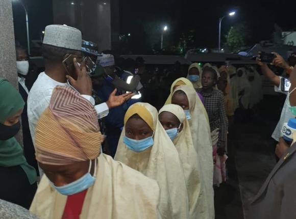 Nigeria: chaos podczas spotkania porwanych dziewcząt z rodzinami