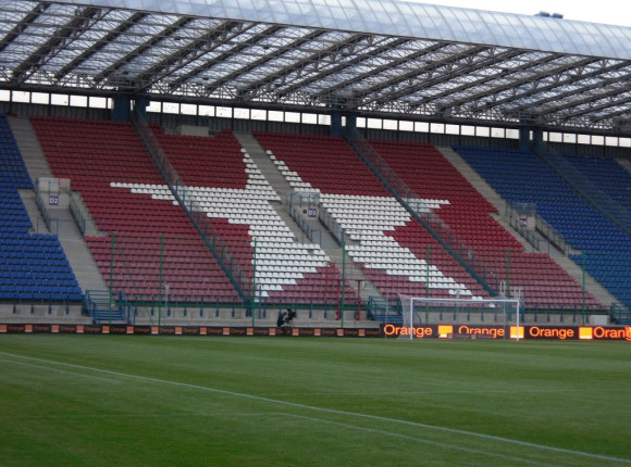 Fortuna 1. Liga: Puszcza pokonuje Wisłę na 100-lecie klubu, Resovia i Stal gromią rywali