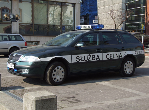 42 celników skazanych za korupcję