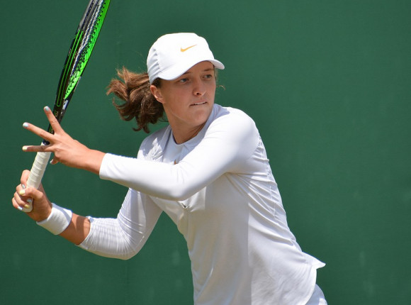 Tenis - WTA Doha: Świątek gra dalej