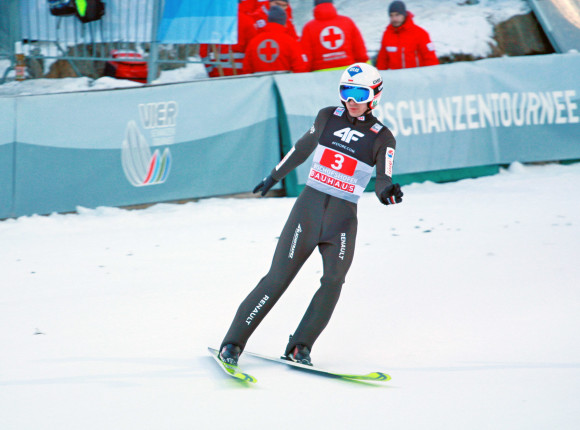 Skoki narciarskie - TCS: kwalifikacje w Ga-Pa dla Laniska. 4 Polaków z awansem