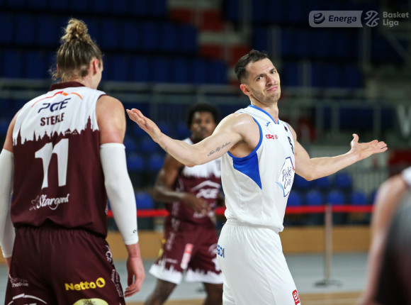 EBL: wygrane gospodarzy w piątkowych meczach