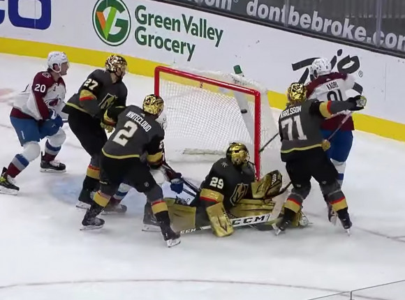 NHL: obrońcy tytułu uciekli spod topora