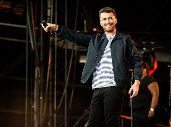 Sam Smith, Blossoms, Fontaines D.C. oraz inni artyści zagają w wirtualnym koncercie charytatywnym 