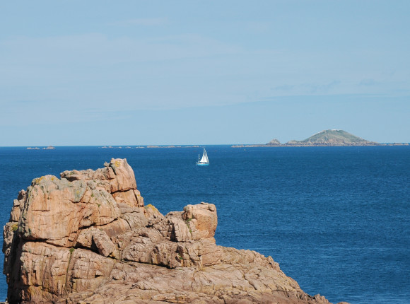 La Manche: znaleziono kajakarza, który przez kilka dni znajdował się w wodzie, trzymając się boi