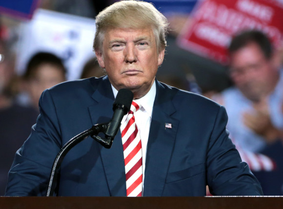 Trump obiecuje broń Ukrainie, ale naciska w tej kwestii na Europę