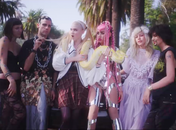 Grimes potwierdza, że jej czwarty album jest gotowy