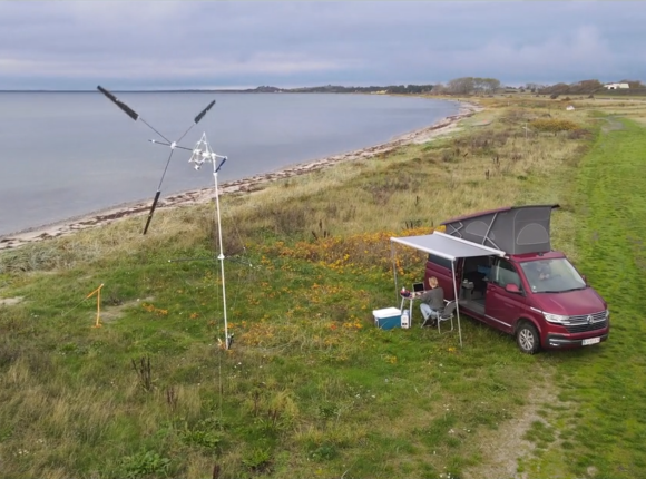Energia elektryczna dla wczasowiczów. Przenośna turbina wiatrowa firmy KiteX