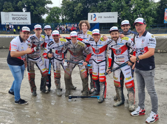 Żużel: 3 zespoły w play-off, kto do nich dołączy? (podsumowanie 13 kolejki eWinner 1. Ligi Żużlowej)