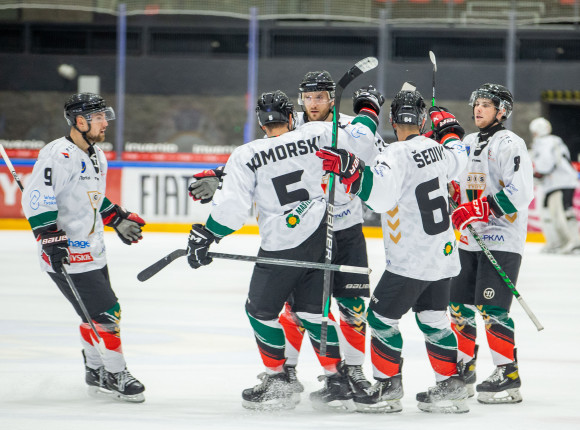 PHL: zwycięstwo lidera z wiceliderem i trzynaście goli w Nowym Targu