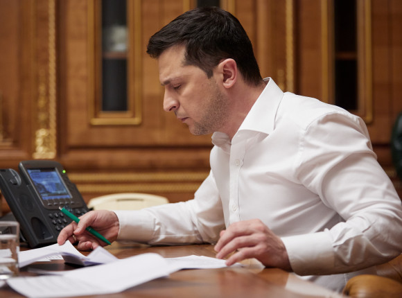 W. Zełenski podpisał ustawę zezwalającą na zajęcie praw własności obiektów Federacji Rosyjskiej