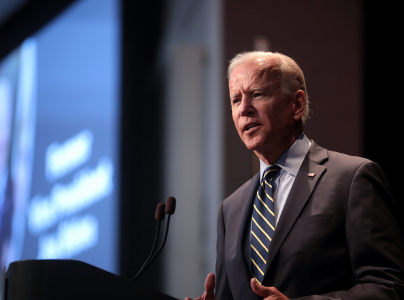 J. Biden: „Stany Zjednoczone powinny zakazać broni szturmowej”