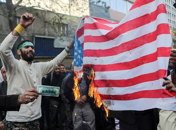 Dwa amerykańskie samoloty utracone jednego dnia. Incydenty nad Iranem i cieśniną Ormuz