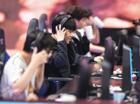 LoL - LPL: LNG wciąż na szczycie, FPX pokonuje RNG