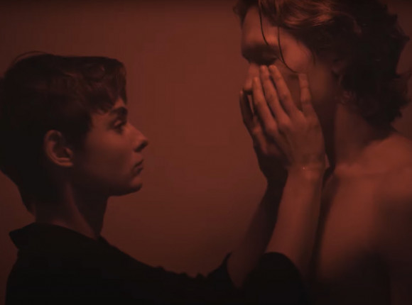 Kompozytor Tomasz Mreńca wypuścił nowy singiel, który nagrał z Hanią Rani