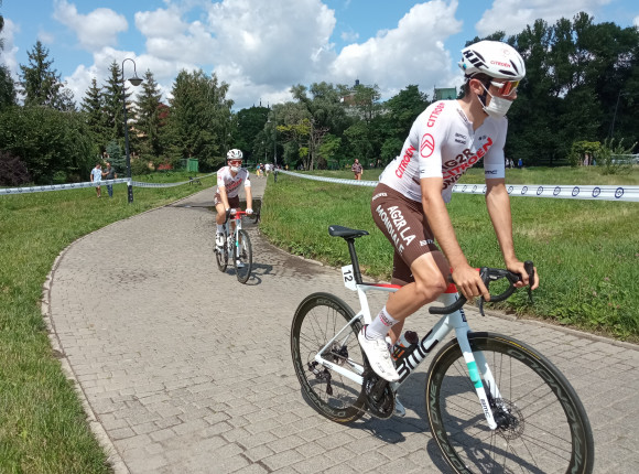 Vuelta a Espana: gdzie czterech się bije, tam Champoussin korzysta