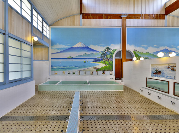 Tokio: ponownie aresztowano mężczyznę w peruce nagrywającego kobiety w łaźni publicznej