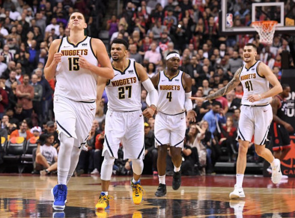 NBA: Nuggets pokonali Suns po dogrywce. Clippers podtrzymali zwycięską passę