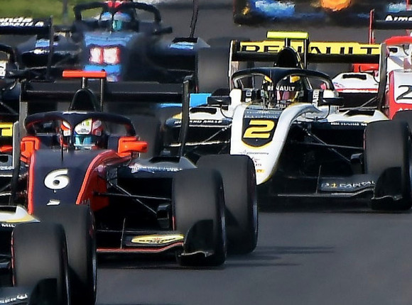 FIA F3: Josep Maria Marti zwycięża w sprincie, ciężki debiut Piotra Wiśnickiego