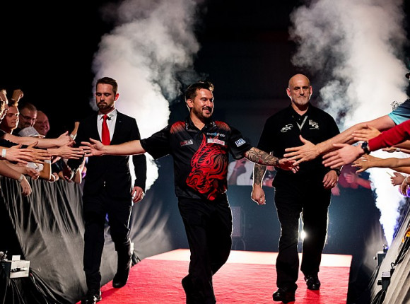 Dart - Masters: co za pogoń Claytona!
