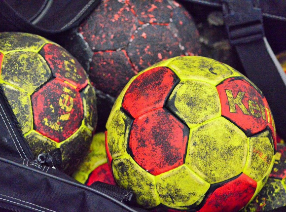 Piłka ręczna - Bundesliga: zwycięskie Fuchse i Magdeburg, remis w Minden
