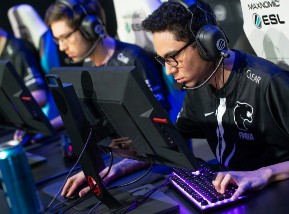 CS:GO: HEN1 zostaje przesunięty na ławkę rezerwowych