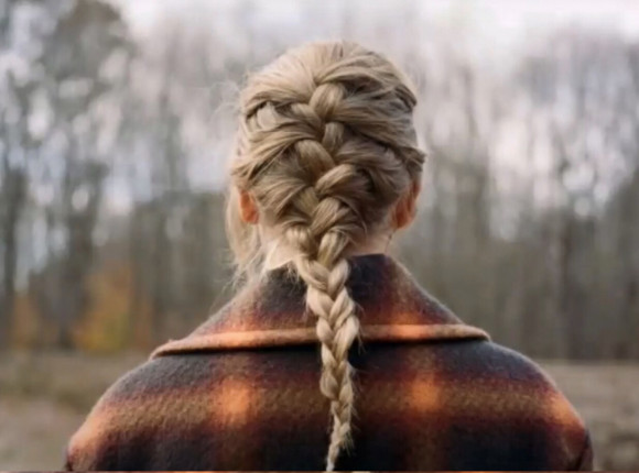 Taylor Swift prezentuje wersje deluxe płyty "Evermore"!