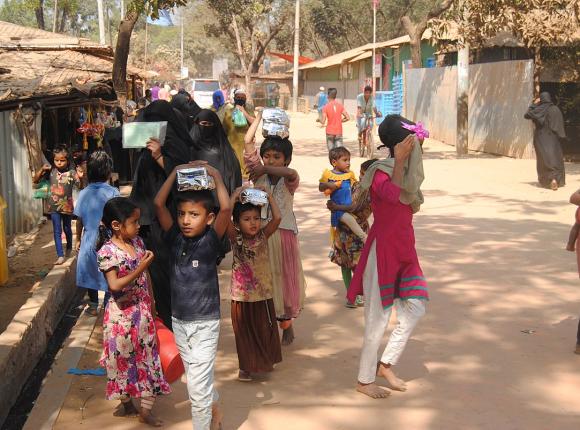 Bangladesz: trwa akcja relokacji uchodźców z Mjanmy na wyspę Bhasan Char