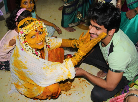 Indie: podczas ceremonii ślubnej goście wpadli do studni. Nie żyje co najmniej 13 osób