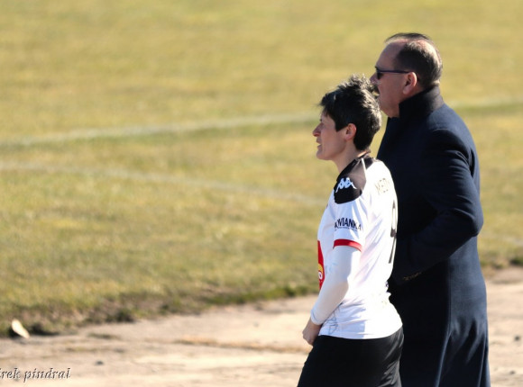 Piłka nożna kobiet: wyjazdowe sensacje – Medyk i Górnik tracą punkty