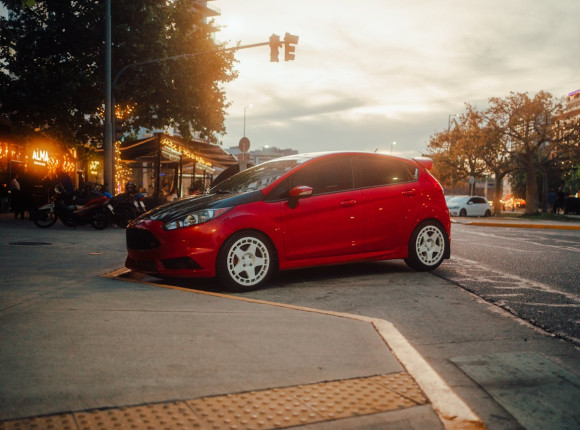 O czym należy pamiętać, kupując samochód sprowadzony z zagranicy?