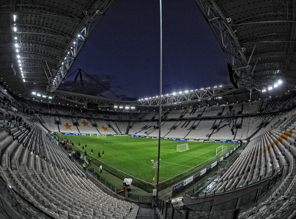 Liga Europy: Juventus bliżej półfinału, przedwczesne zejście Szczęsnego