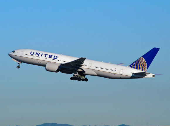 USA: ewakuacja samolotu przez zdjęcie repliki broni