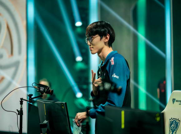 LCK: Nuguri powrócił do DWG, spore problemy T1 na start