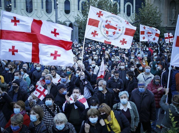 Kryzys wyborczy w Gruzji: protesty, nieprawidłowości i napięcia na arenie międzynarodowej