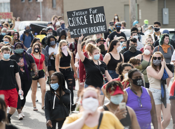 USA: miasto Minneapolis zapłaci 27 mln dolarów odszkodowania rodzinie George'a Floyda 