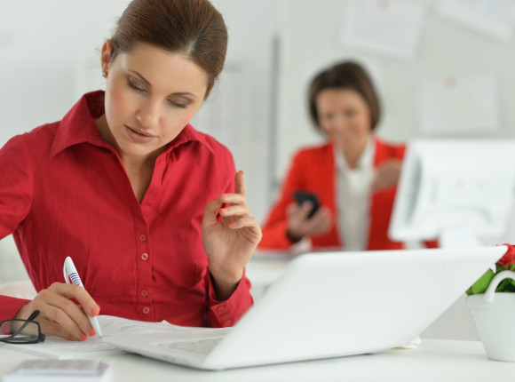 Udział kobiet we władzach spółek zaskakująco niski mimo zmiany w rządzie 