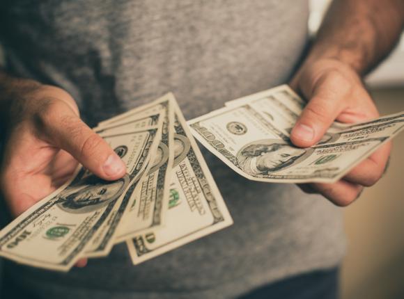 Kredyt konsolidacyjny – co to jest i kiedy warto o nim pomyśleć?