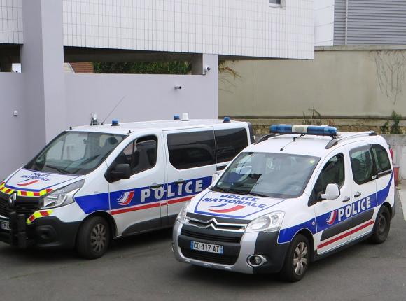 Francja: trwa obława na uzbrojonego byłego żołnierza 