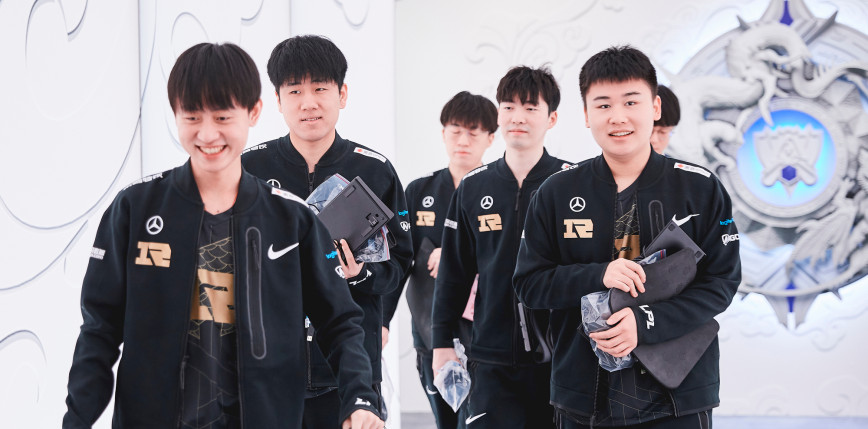 LPL: Victory Five, Weibo Gaming i Royal Never Give Up z miejscem w play-offach