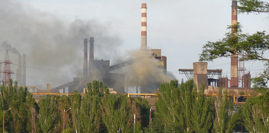 Władze Mariupola: bombardowanie Azowstalu może doprowadzić do katastrofy ekologicznej
