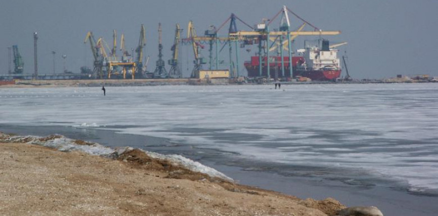 Rosja: władze ogłaszają przywrócenie działalności portu w Mariupolu