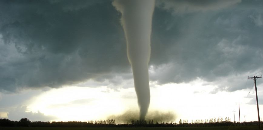 Tornado w Chinach porwało mężczyznę z wieżowca