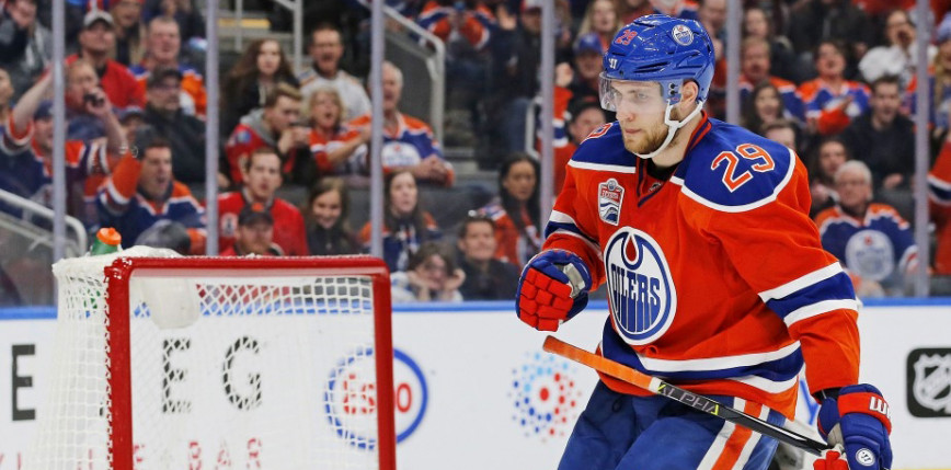 NHL: Edmonton Oilers i Boston Bruins z awansem do fazy play-off