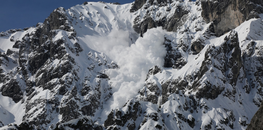 Tatry: lawina porwała skialpinistów, dwie osoby nie żyją