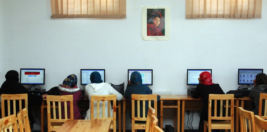 Afganistan: nowe zasady w szkolnictwie wyższym dotyczące kobiet