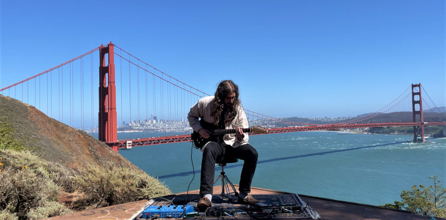 Muzyk z Los Angeles nagrał duet z szumiącym mostem Golden Gate
