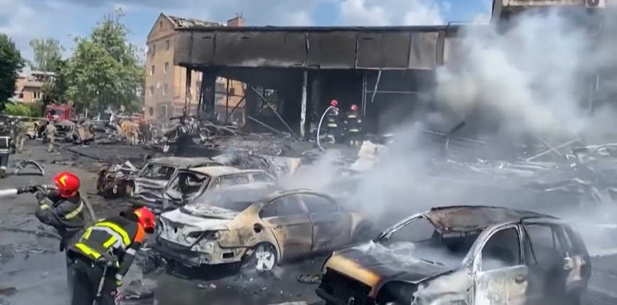 Ukraina: ostrzał centrum handlowego w Winnicy. Nie żyje ponad 20 osób